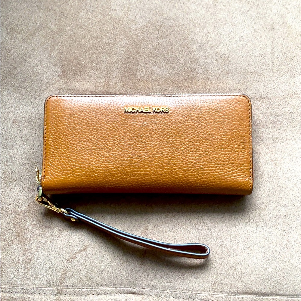 Authentic Michael Kors Continental Wallet/Wristlet
